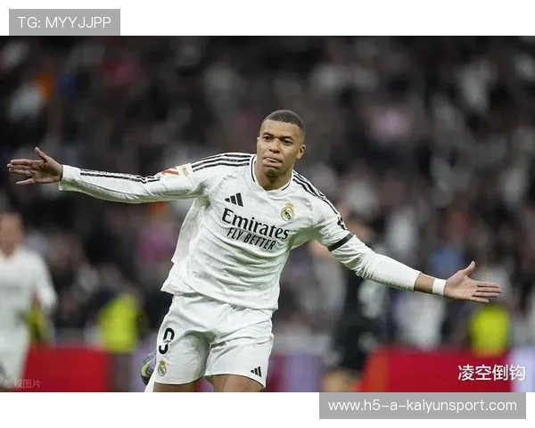 姆巴佩下底倒三角传球助攻，巴黎配合精妙绝伦——极致进攻艺术的现场解码