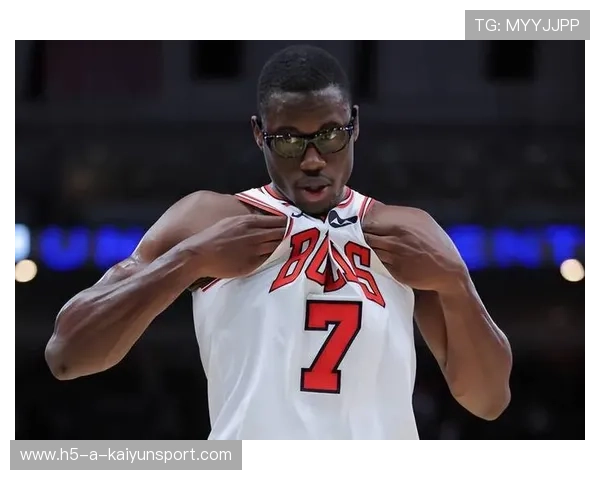 公牛团队内线拦截为队伍带来宝贵机会